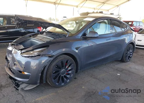 2022 Tesla Model Y Performance Dual Motor All-Wheel Drive z USA, uszkodzony, nr VIN 7SAYGDEF9NF511687